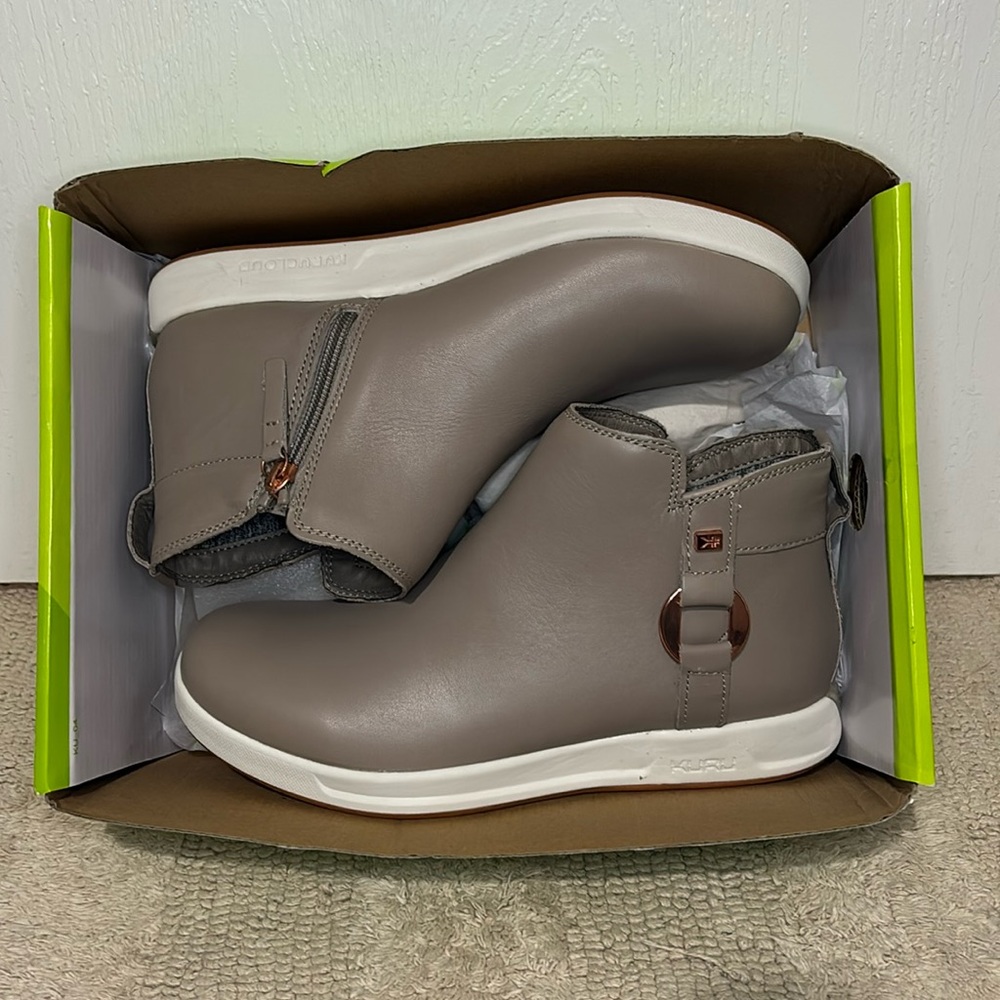 ECCO Women's Gray Ankle Boots